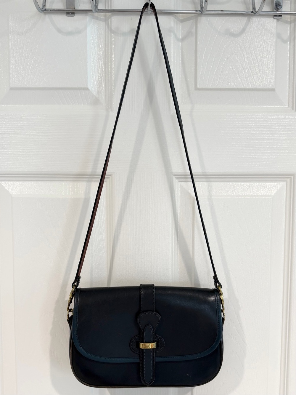 VTG 80s Dooney & Bourke Black Leather Crossbody Shoulder Strap Handbag Purse